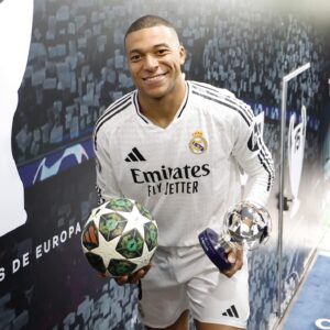 French Soccer Player: Kylian Mbappé Contact and Biography