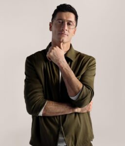 Soccer {layer Robert Lewandowski Contact Information